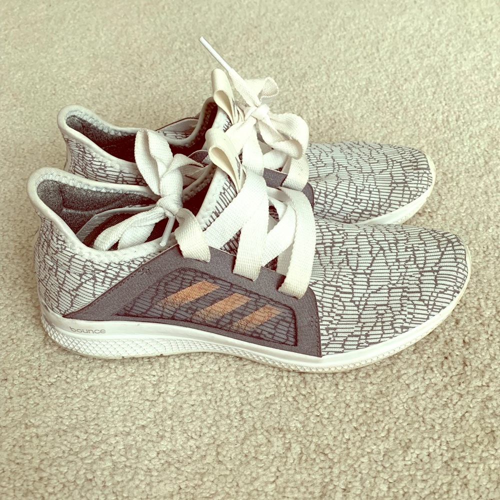 🎀 ADIDAS TENNIS SHOES 🎀